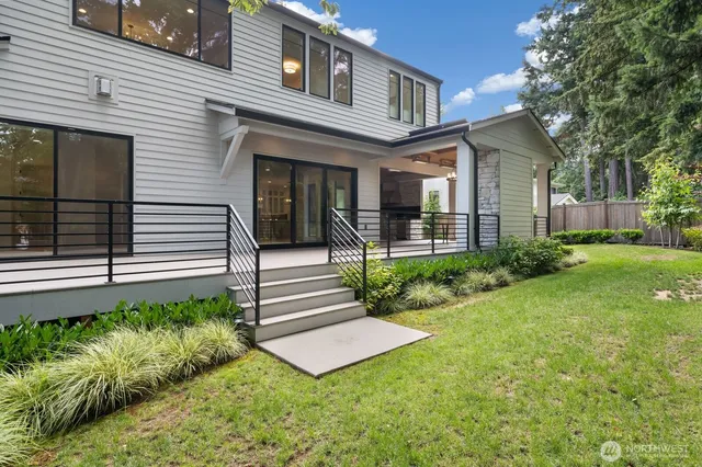 $5,000,000 | 10924 Southeast 24th Place, Bellevue, WA 98004