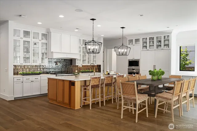 $5,000,000 | 10924 Southeast 24th Place, Bellevue, WA 98004