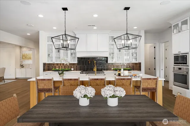 $5,000,000 | 10924 Southeast 24th Place, Bellevue, WA 98004