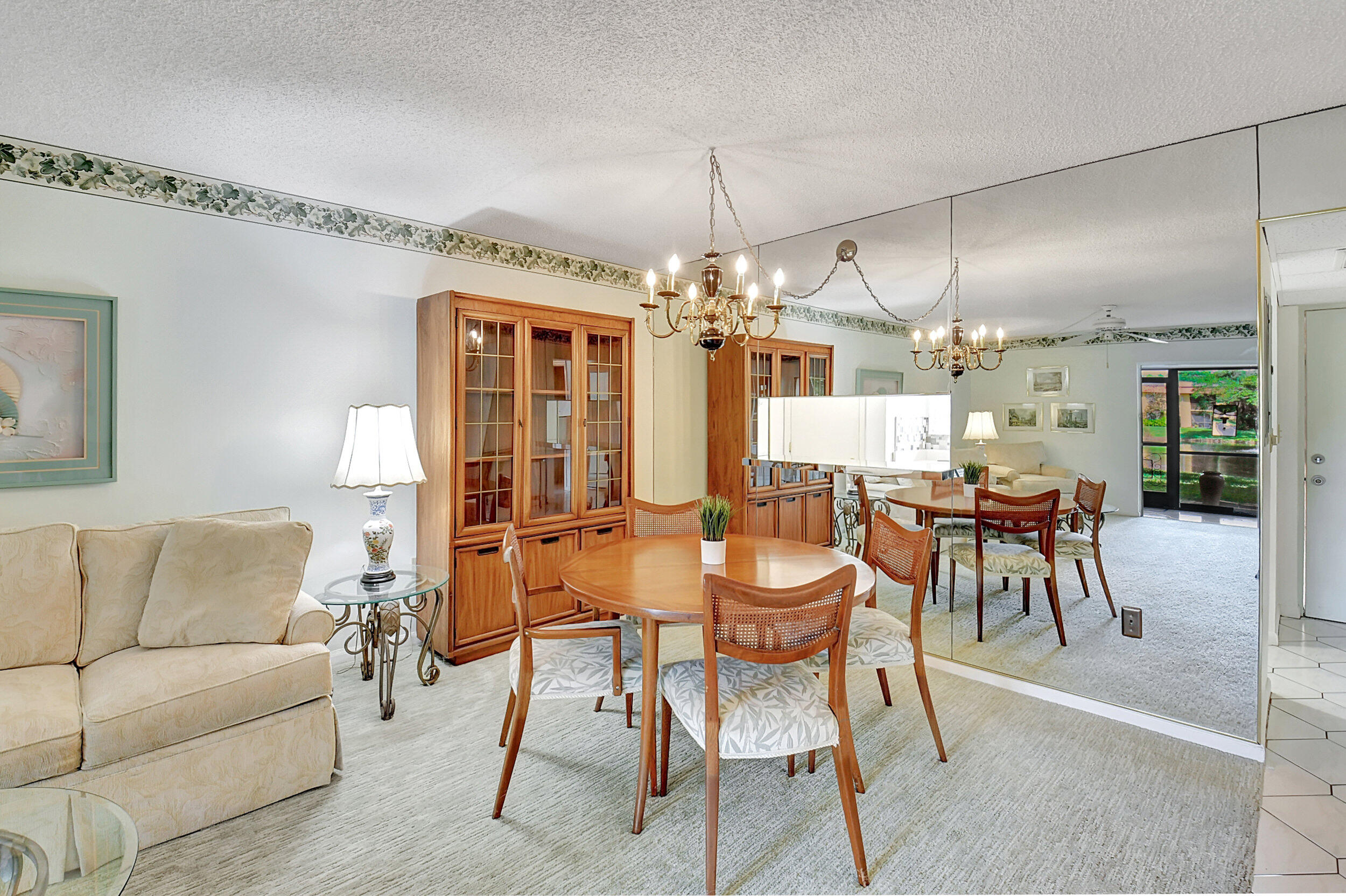 872 Southwest 9th St Circle, Unit 102 Boca Raton, FL 33486 - Photo 13 of 33 Dining with Pass Through to Kitchen
