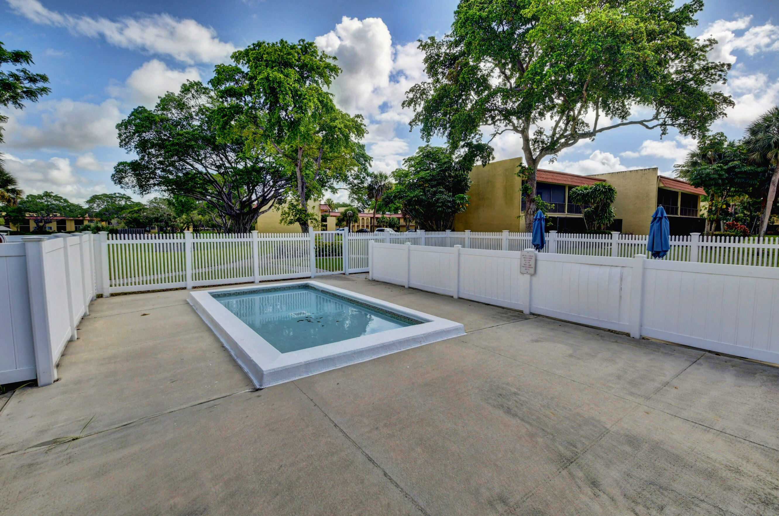 872 Southwest 9th St Circle, Unit 102 Boca Raton, FL 33486 - Photo 27 of 33 Spa
