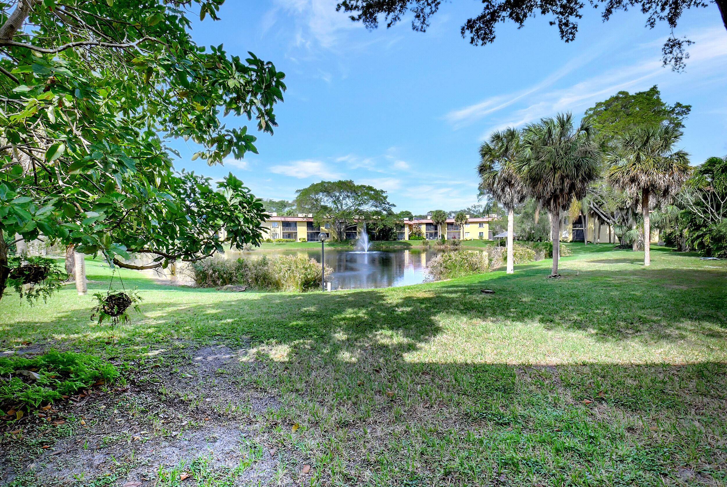 872 Southwest 9th St Circle, Unit 102 Boca Raton, FL 33486 - Photo 10 of 33 View of Lake and Fountain