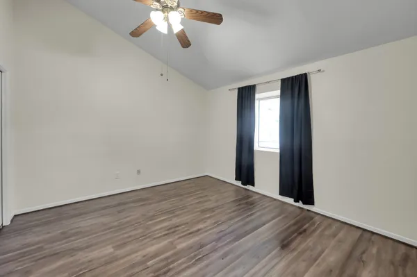 $1,700 | 26 Willowwood Circle, The Woodlands, TX 77381