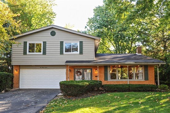 107 Ellendale Road Deerfield, IL 60015 - Photo 1 of 11
