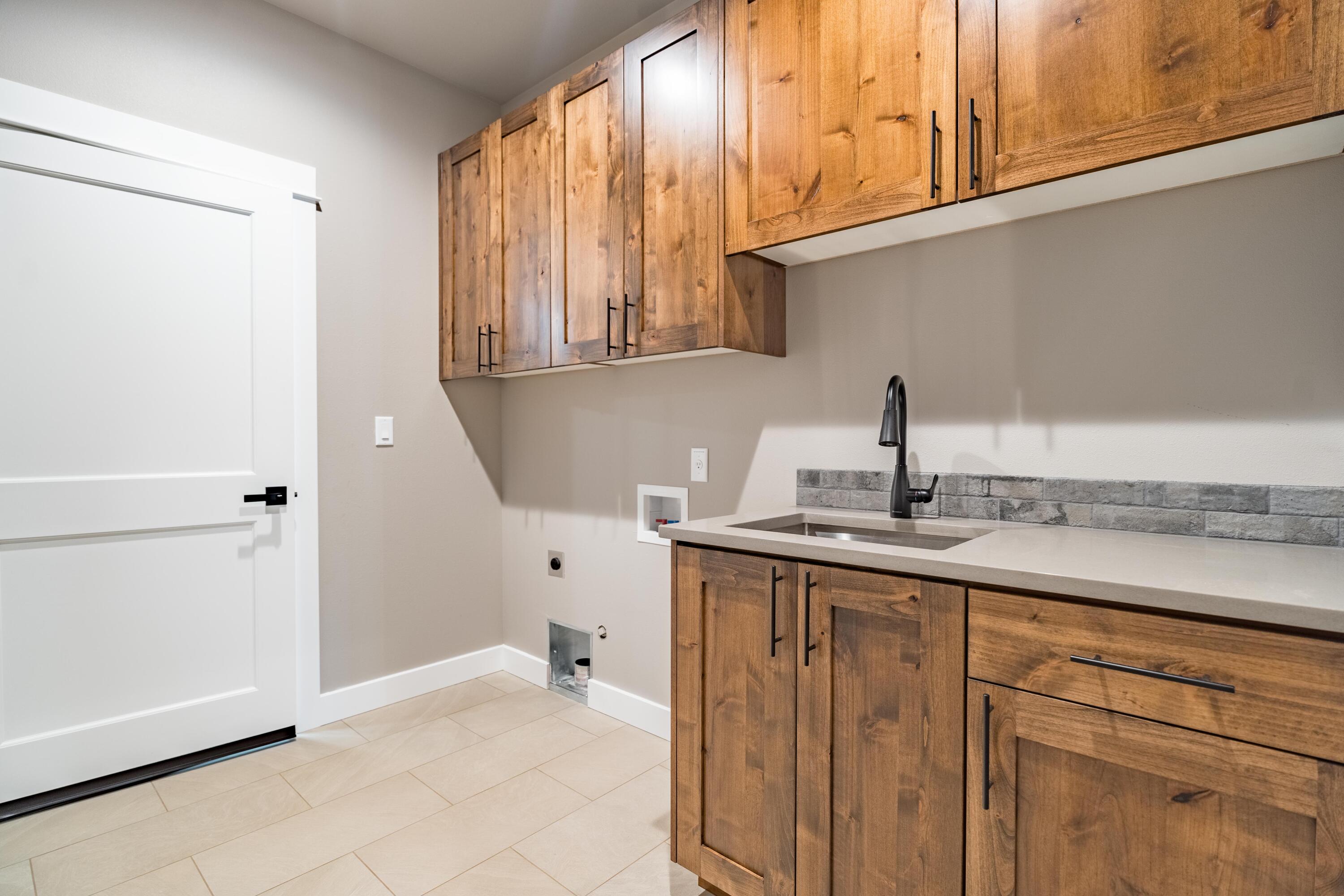16099 Dyke Road La Pine, OR 97739 - Photo 33 of 37 Laundry Room