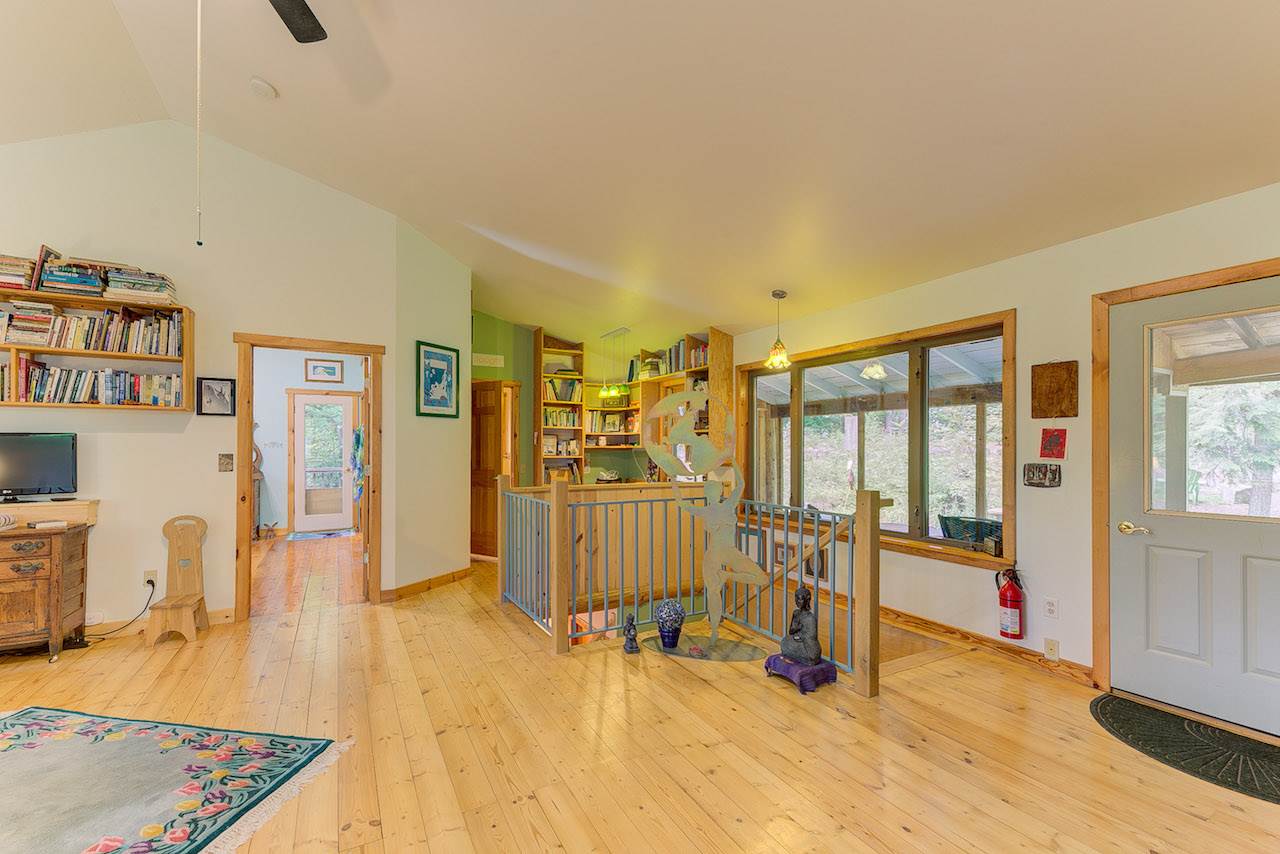 3131 East Kasson Road Cedar, MI 49621 - Photo 27 of 59 1853099-26.JPG