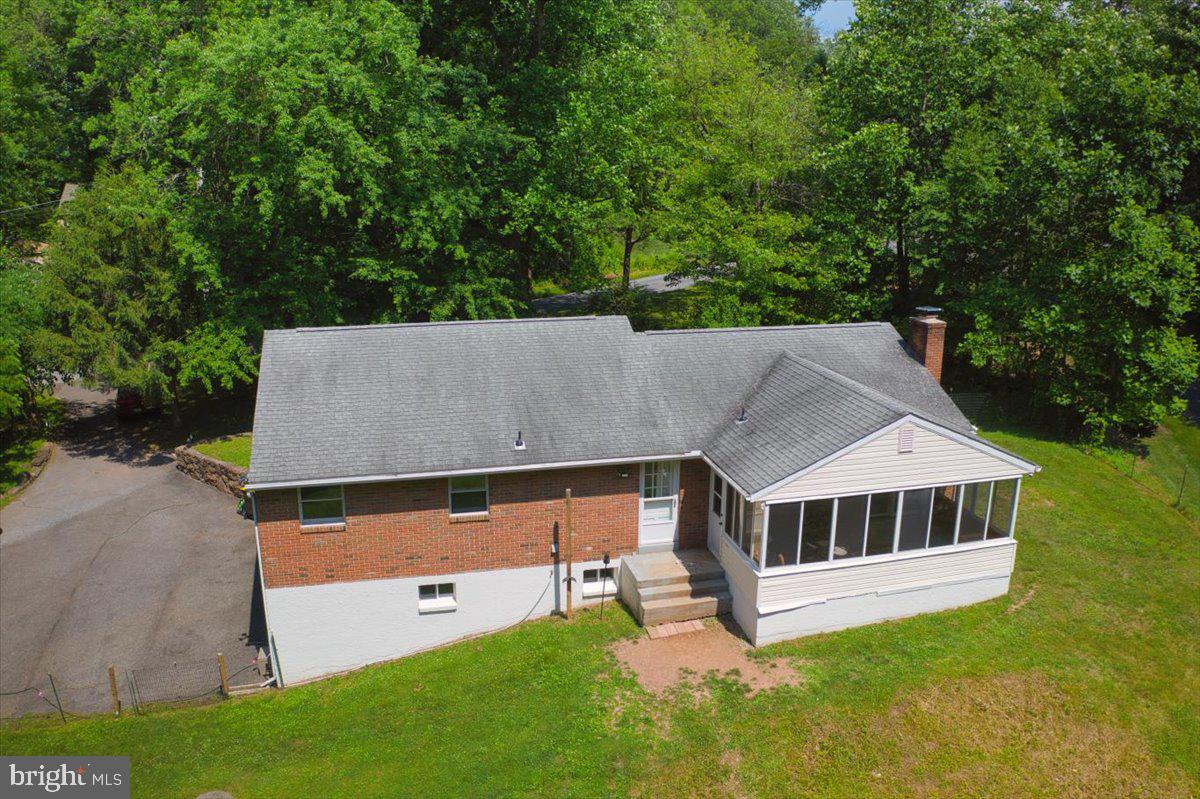 1199 Shenkel Road Pottstown, PA 19465 - Photo 9 of 38