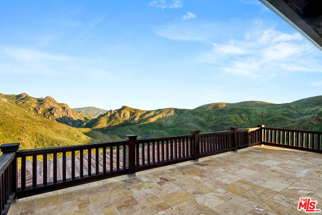 12486 Yerba Buena Road Malibu, CA 90265 - Photo 20 of 68