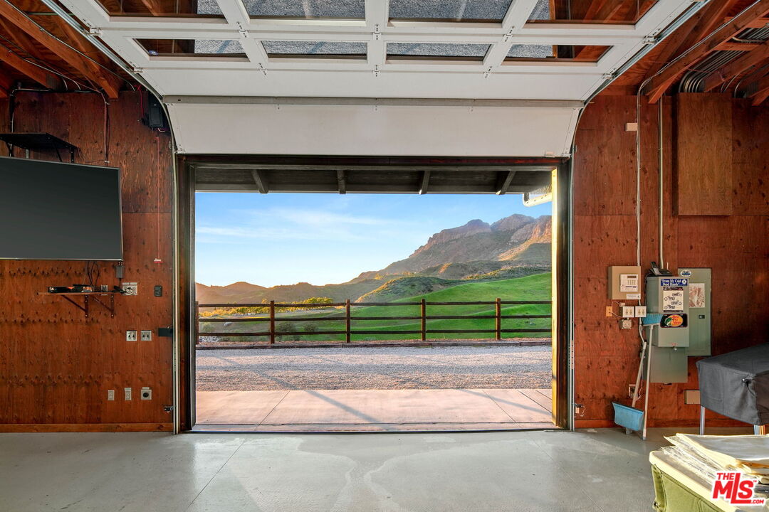 12486 Yerba Buena Road Malibu, CA 90265 - Photo 39 of 68