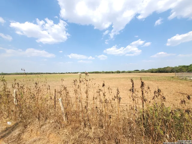 $260,000 | 18996 Frank Hoffman Road, Von Ormy, TX 78073