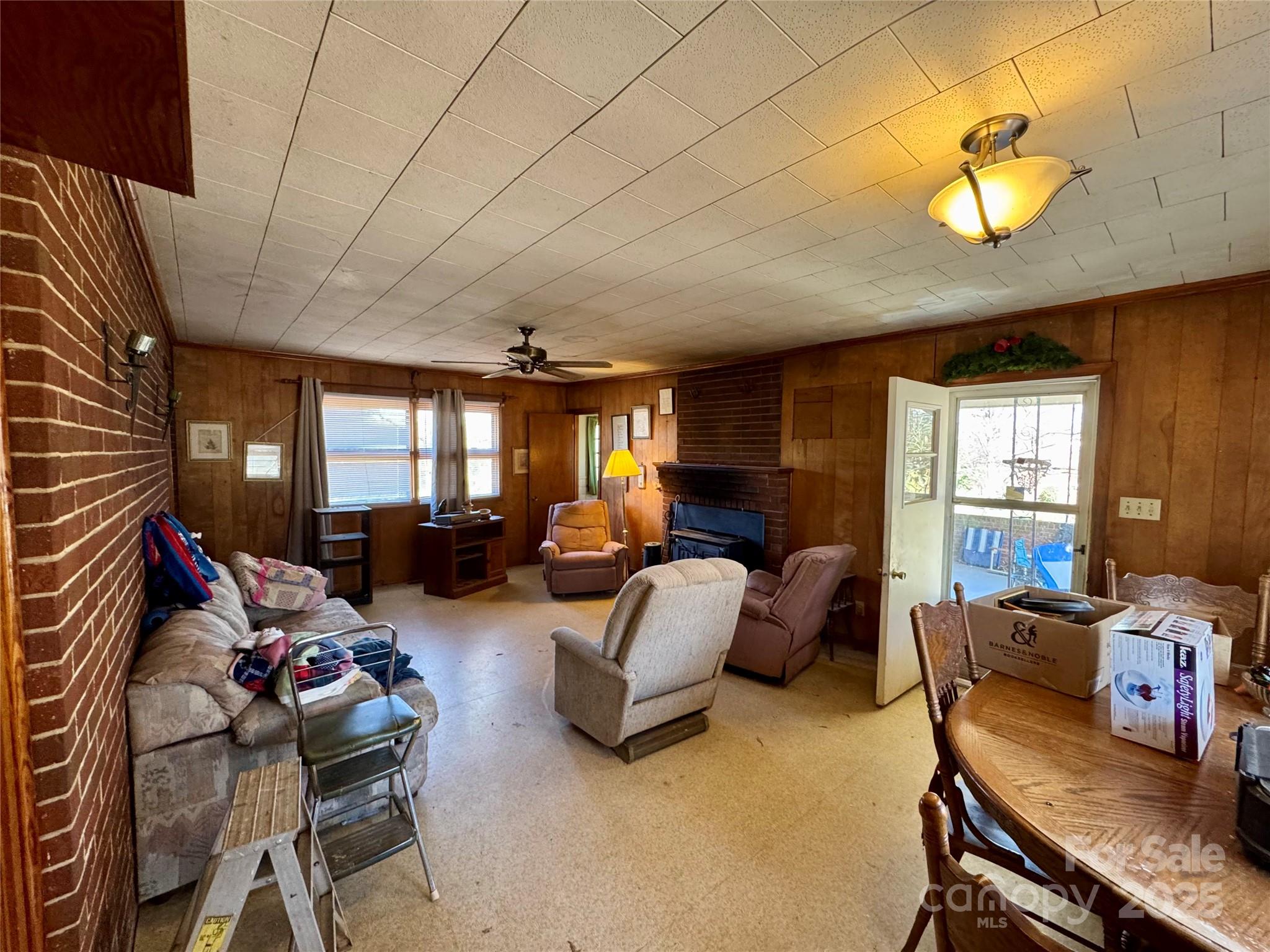 4073 Lee Cline Road Conover, NC 28613 - Photo 4 of 27