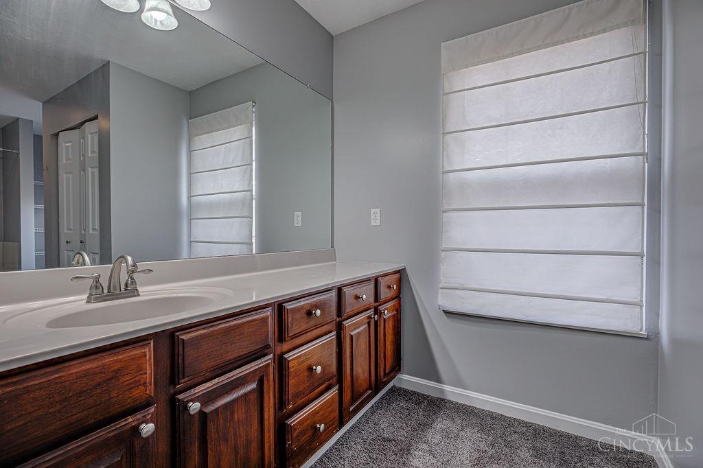 10555 Montgomery Road, Unit 19 Montgomery, OH 45242 - Photo 18 of 41 Gallery Image 18