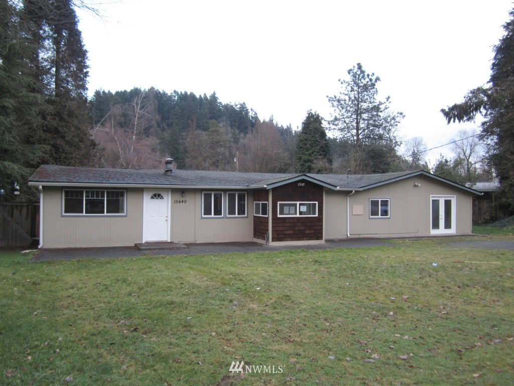 15440 Southeast Jones Road Renton, WA 98058 - Photo 3 of 25