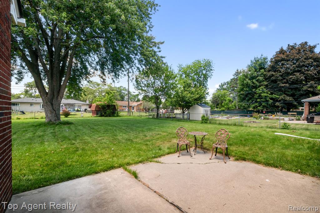 36365 Briarcliff Road Sterling Heights, MI 48312 - Photo 31 of 52