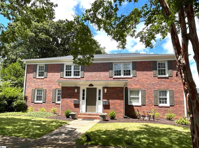 $1,275 | 5 Whitsett Street, Unit 4, Greenville, SC 29601