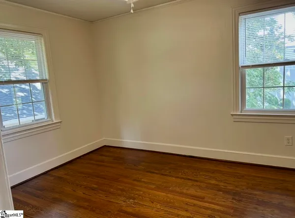 $1,275 | 5 Whitsett Street, Unit 4, Greenville, SC 29601