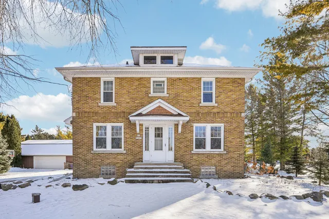 $440,000 | S73W14573 Woods Road, Muskego, WI 53150