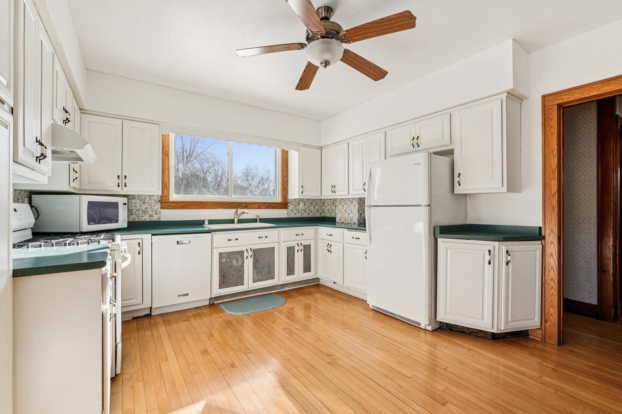 S73W14573 Woods Road Muskego, WI 53150 - Photo 15 of 52 Kitchen 4