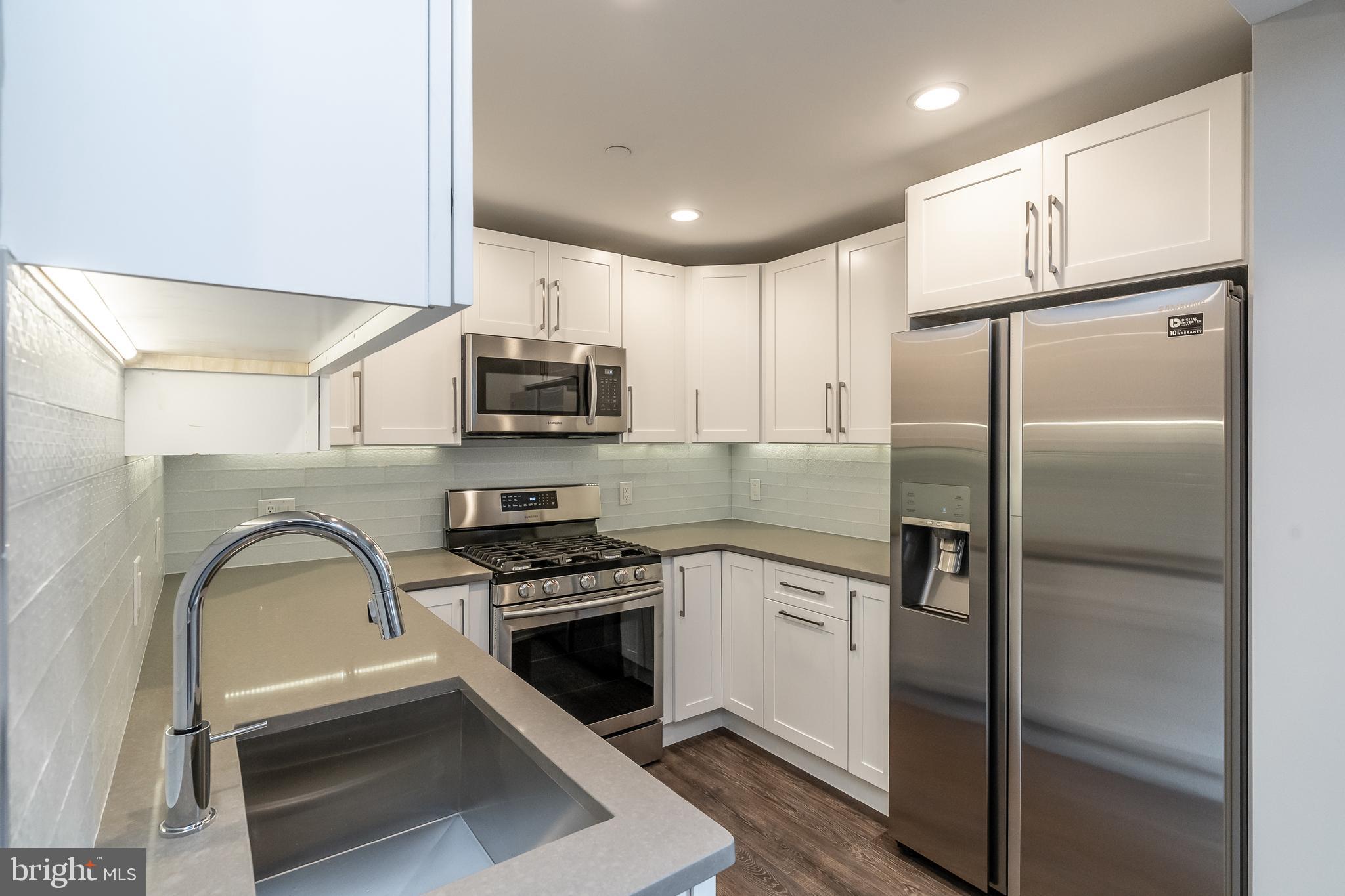 528 South 5th Street, Unit 2R Philadelphia, PA 19147 - Photo 3 of 20