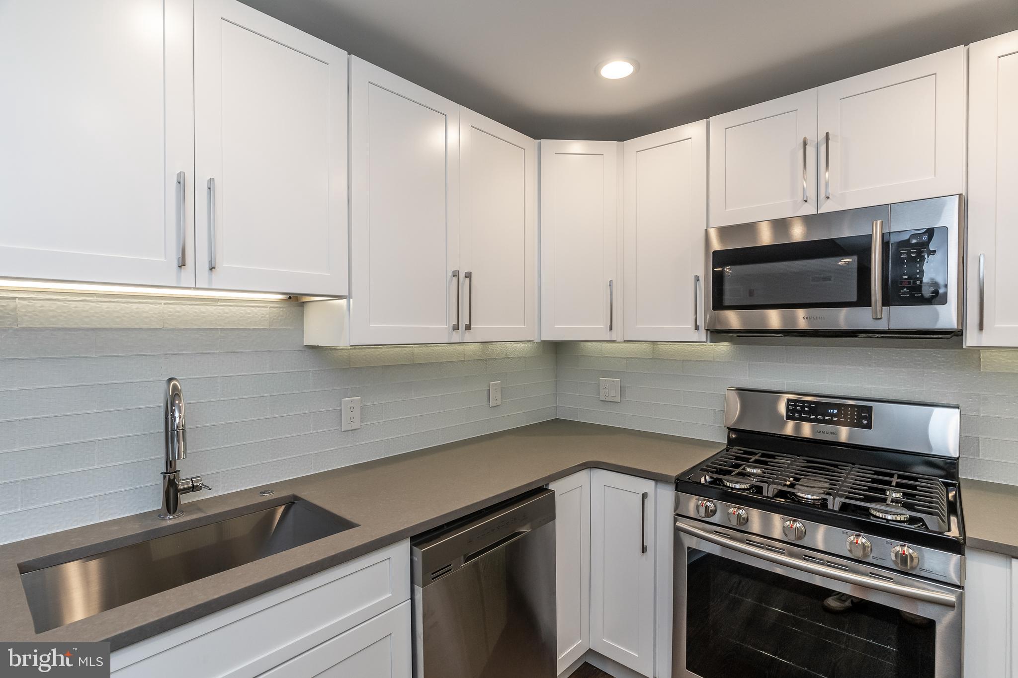 528 South 5th Street, Unit 2R Philadelphia, PA 19147 - Photo 4 of 20