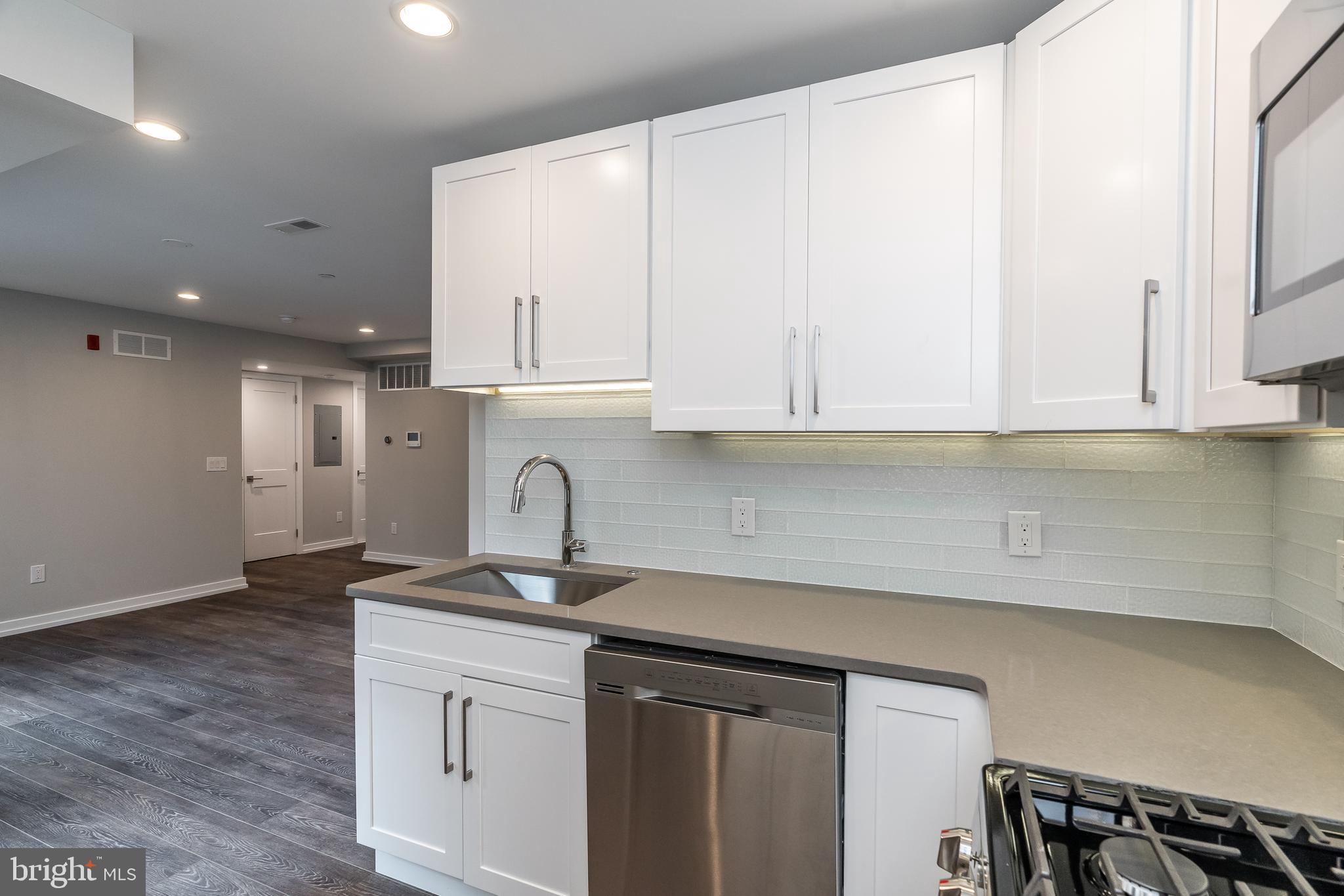 528 South 5th Street, Unit 2R Philadelphia, PA 19147 - Photo 6 of 20