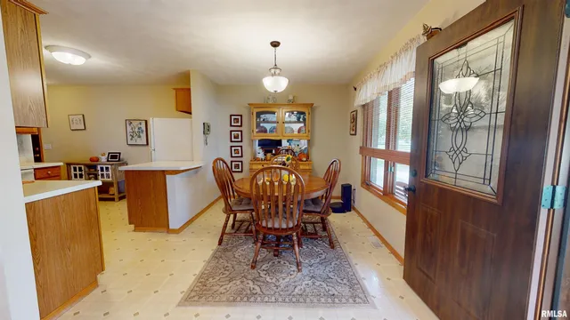 $182,000 | 6 Royal Court, Washington, IL 61571