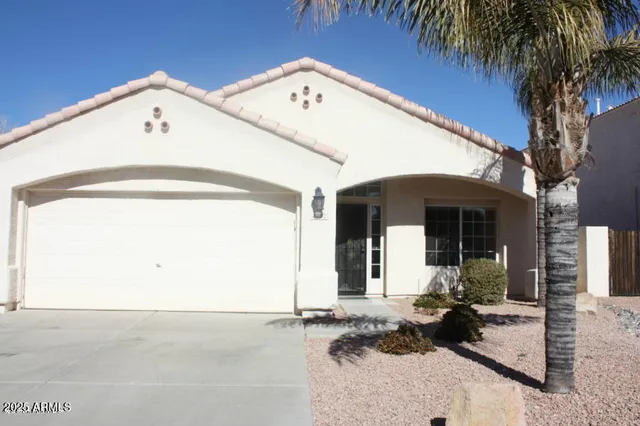 $2,695 | 3032 East Wescott Drive, Phoenix, AZ 85050