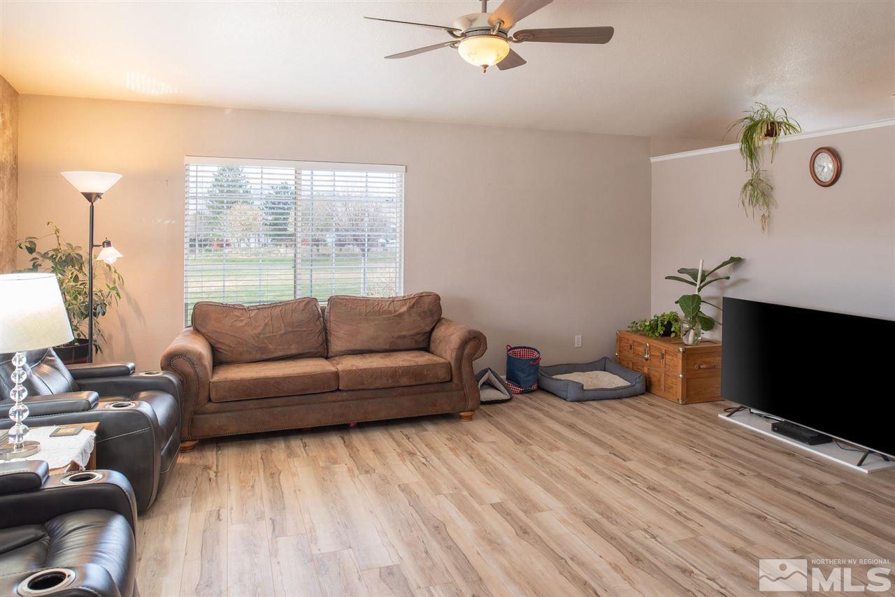 18121 Hazelnut Drive Reno, NV 89508 - Photo 6 of 31 Photo 6