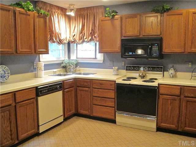 2836 Rue Sans Famille Raleigh, NC 27607 - Photo 8 of 14