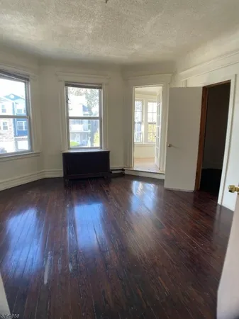 $2,500 | 174 North 17th Street, Unit 2, East Orange, NJ 07017