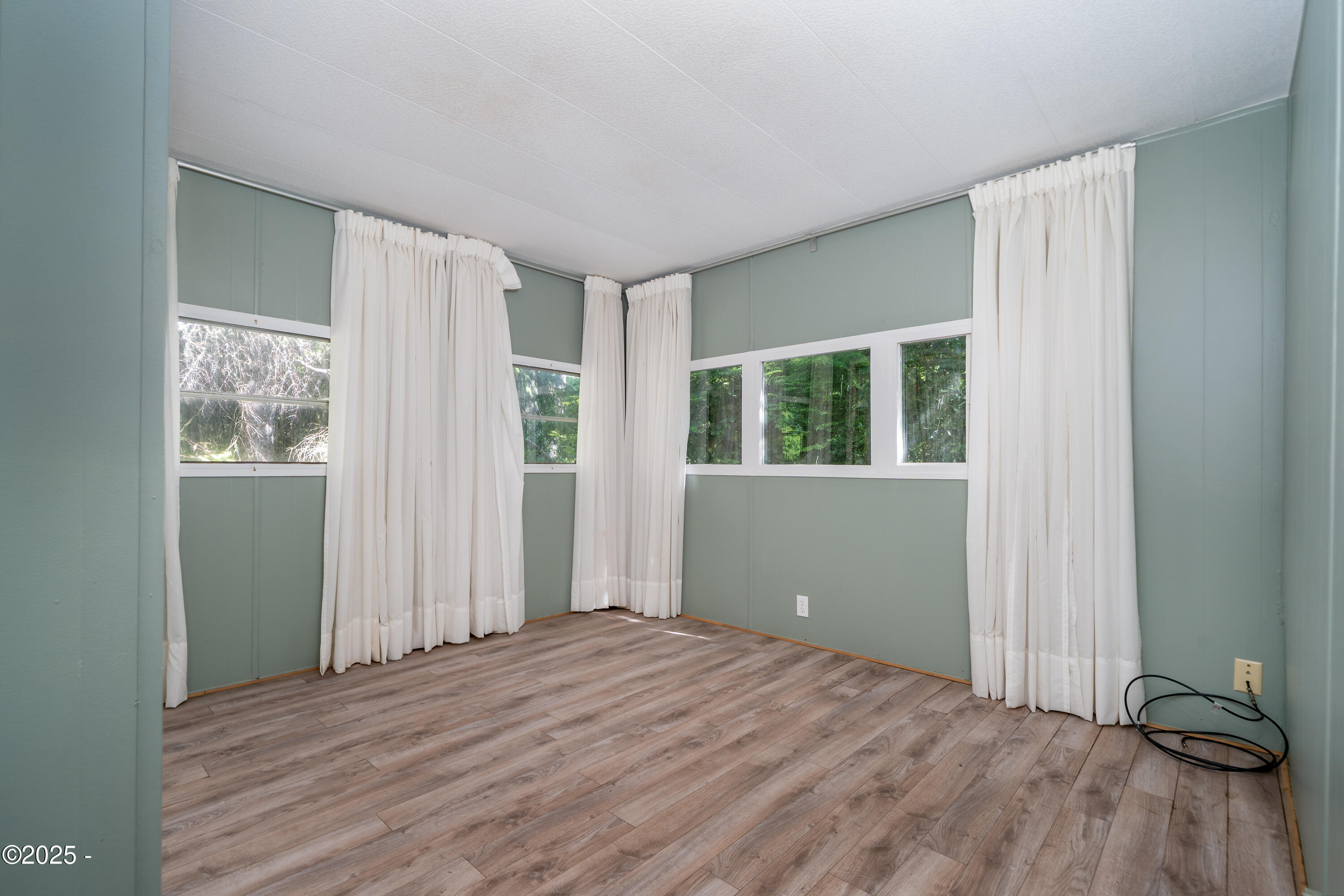 4875 Highway 101, Unit 92 Depoe Bay, OR 97341 - Photo 15 of 26 Guest Bedroom