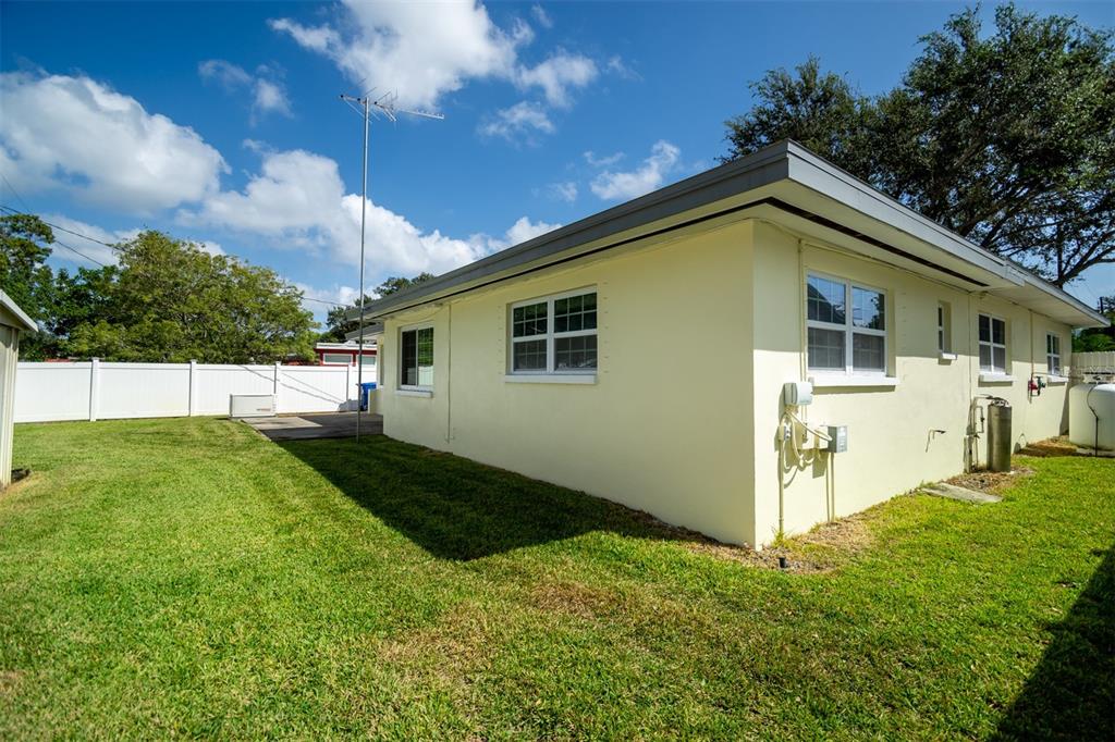 711 22nd Street Southwest Largo, FL 33770 - Photo 38 of 38 Gallery Image 38
