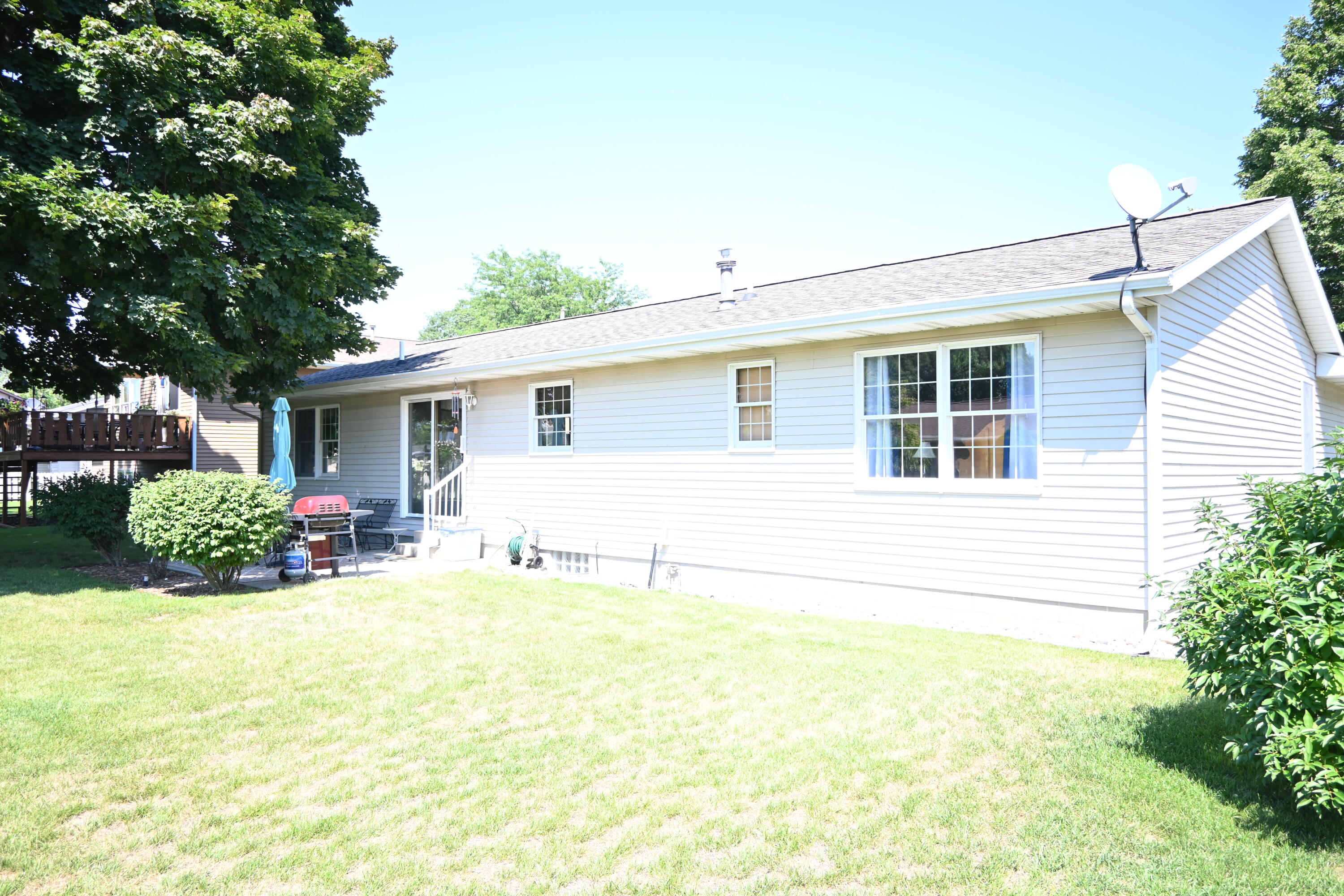 3245 Davis Road Muskegon, MI 49441 - Photo 11 of 61 DSC_2910