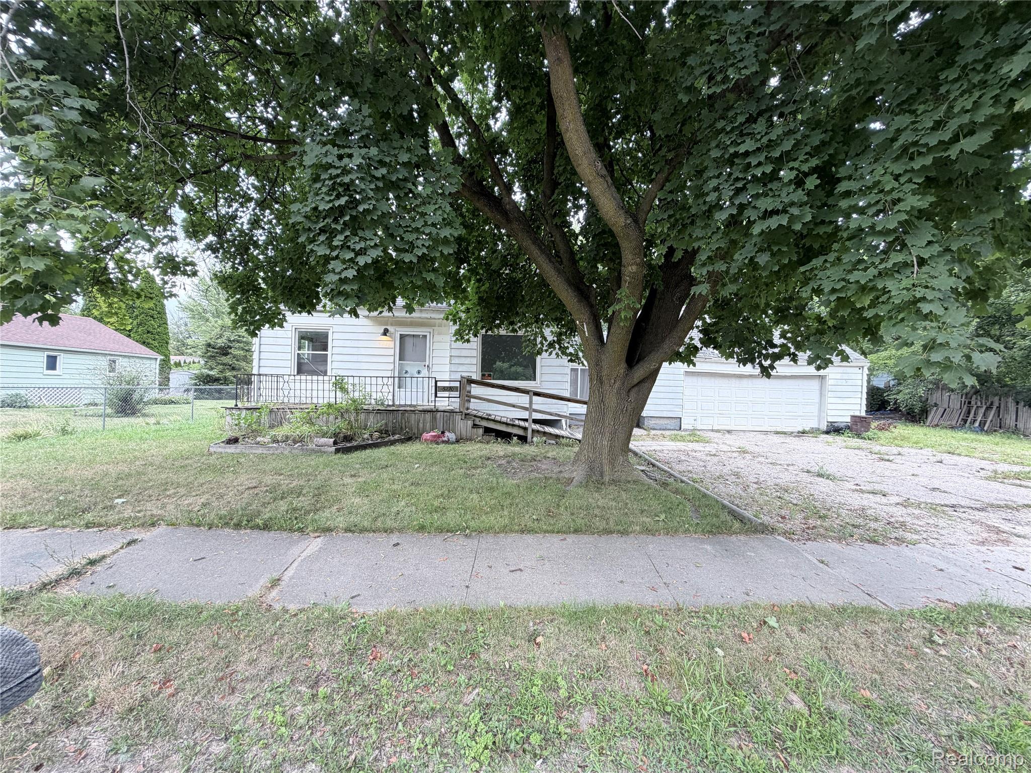 3220 Ridgeway Avenue Flint, MI 48504 - Photo 58 of 59 IMG_3859.JPG