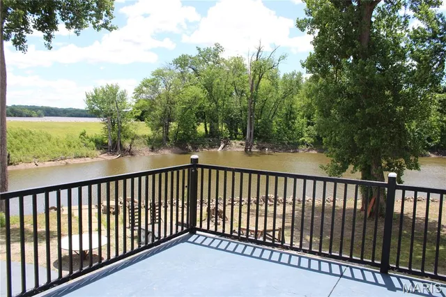 $245,000 | 4 Falstaff Road, Winfield, MO 63389