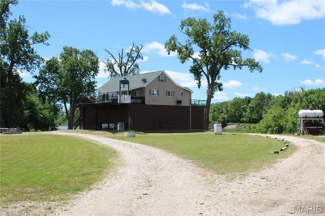 $245,000 | 4 Falstaff Road, Winfield, MO 63389