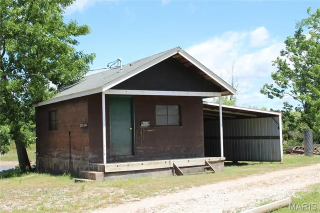 $245,000 | 4 Falstaff Road, Winfield, MO 63389