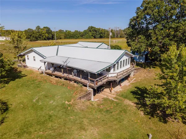 $980,000 | 27232 Z Highway, Canton, MO 63435