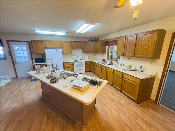 $980,000 | 27232 Z Highway, Canton, MO 63435