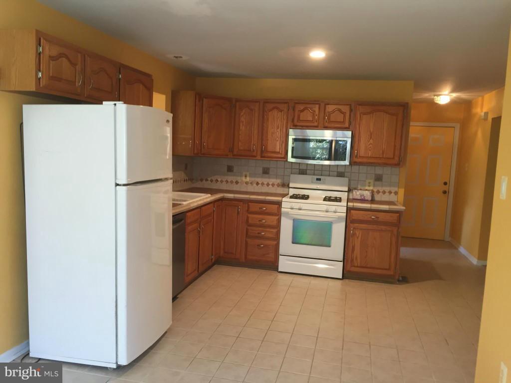 10929 Park Road Fairfax, VA 22030 - Photo 5 of 12 Kitchen