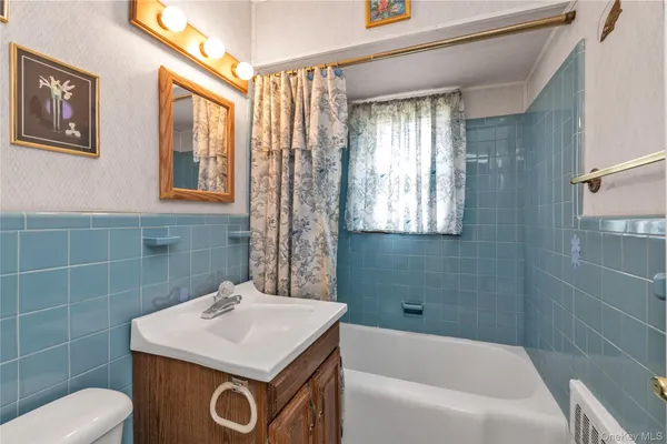 $615,000 | 104 Vesper Court, Babylon, NY 11702
