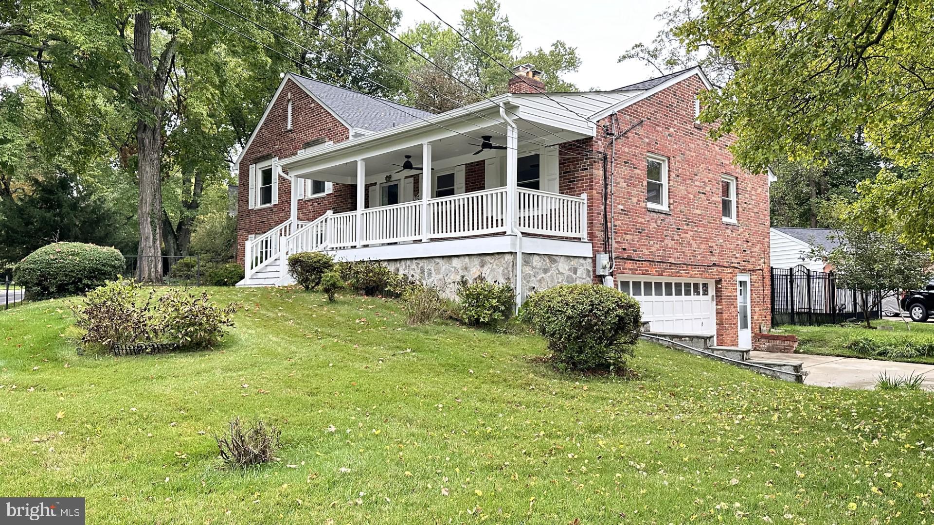 9401 Byeforde Road Kensington, MD 20895 - Photo 6 of 36 Gallery Image 6