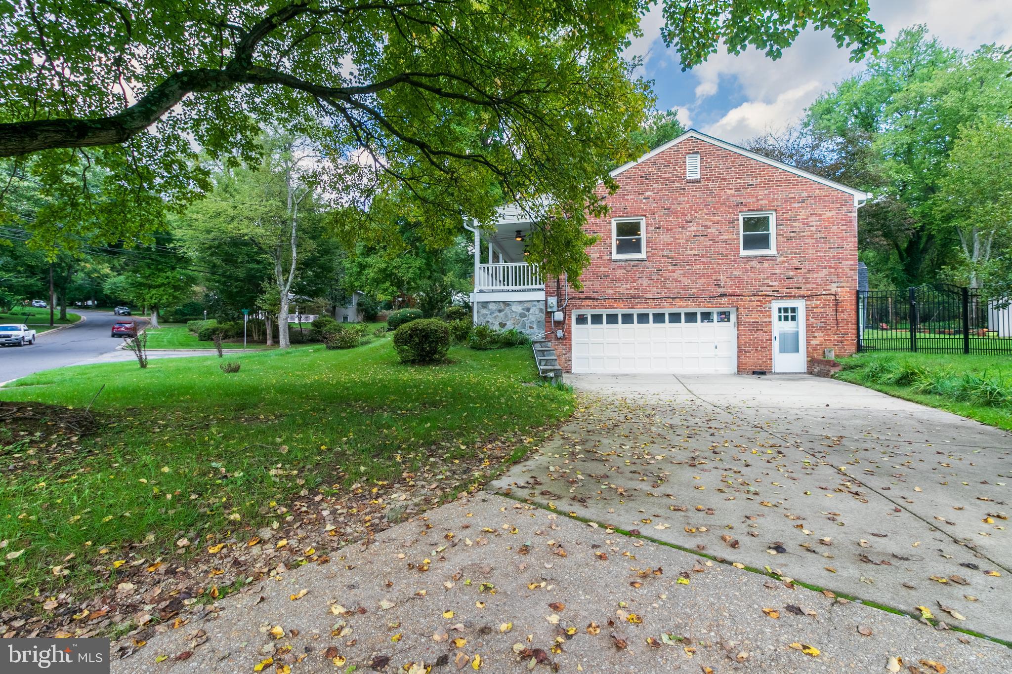 9401 Byeforde Road Kensington, MD 20895 - Photo 7 of 36 Gallery Image 7