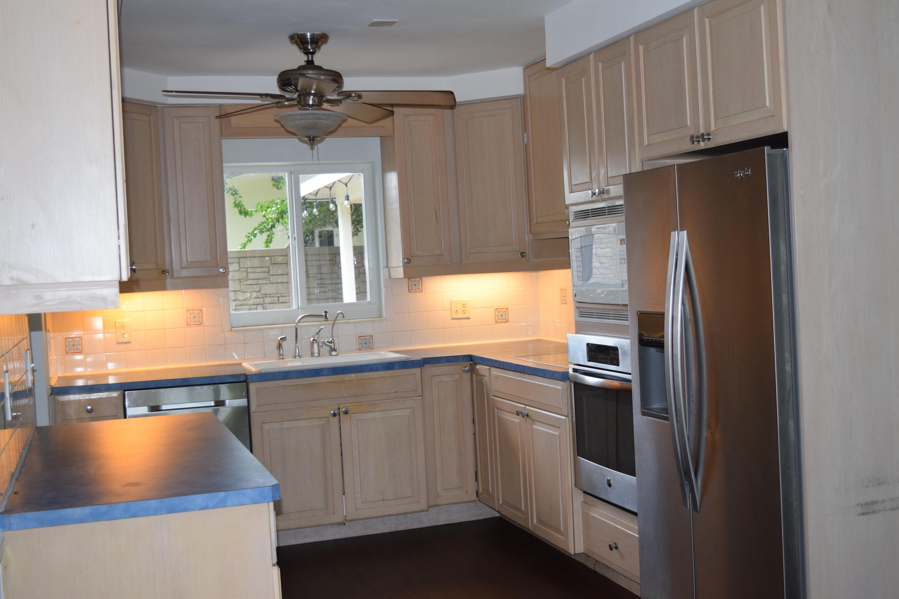 401 Northeast 36th Street Boca Raton, FL 33431 - Photo 2 of 18 KITCHEN