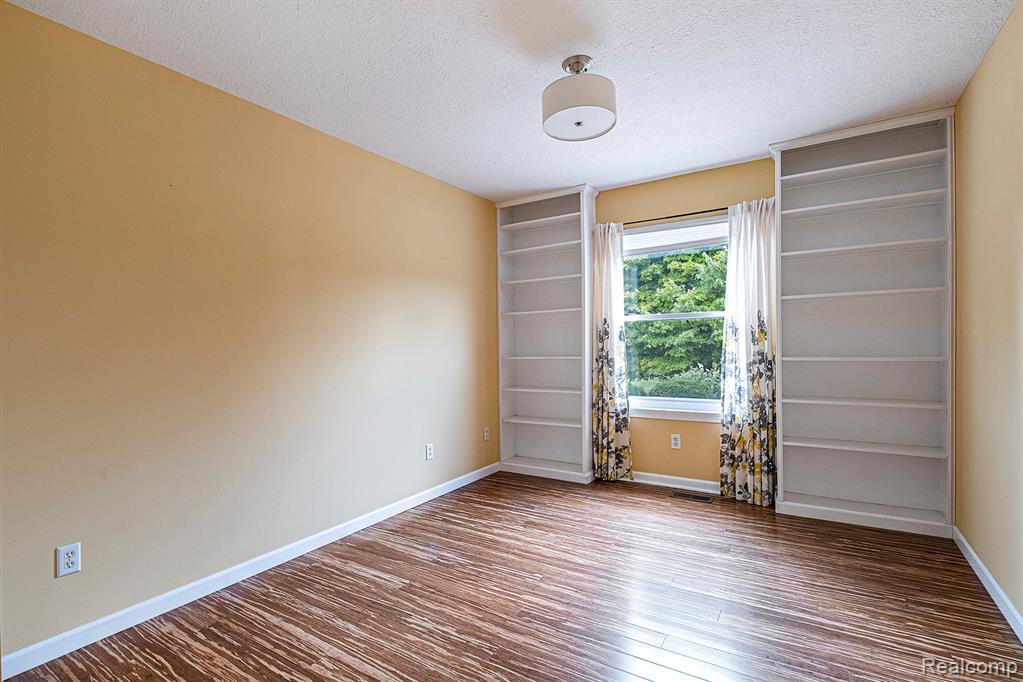 14413 Seymour Road Linden, MI 48451 - Photo 21 of 42 Gallery Image 21