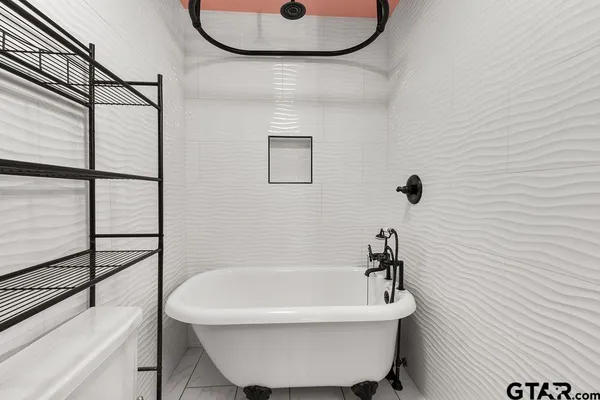 $2,850 | 811 Trenton Drive, Tyler, TX 75703