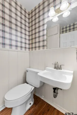 $2,850 | 811 Trenton Drive, Tyler, TX 75703