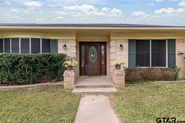 $2,850 | 811 Trenton Drive, Tyler, TX 75703