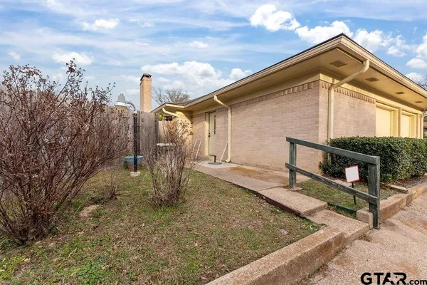 $2,500 | 811 Trenton Drive, Tyler, TX 75703