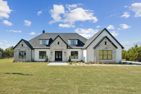 $920,500 | 3035 Stonebriar Drive, Waxahachie, TX 75165